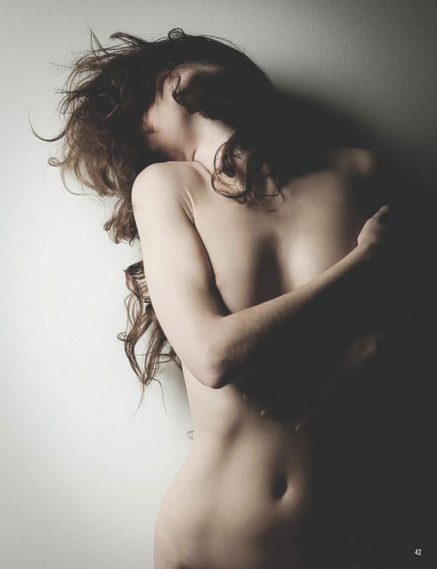 Zoe West Naked Pictures, Nude Photshoot